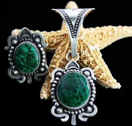 Sammie Kescoli Begay Turtle Design Malachite Ingot Ring and Matching Pendant